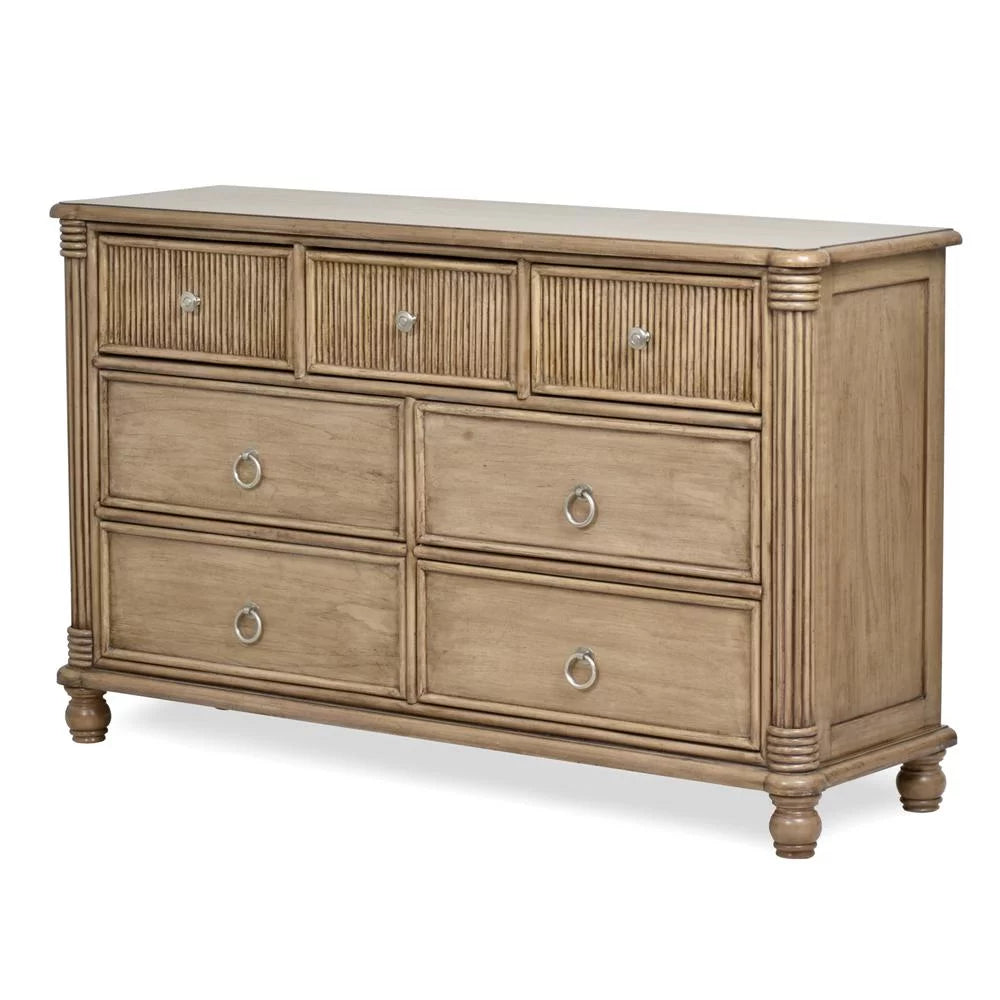 7-Drawer Dresser R16590