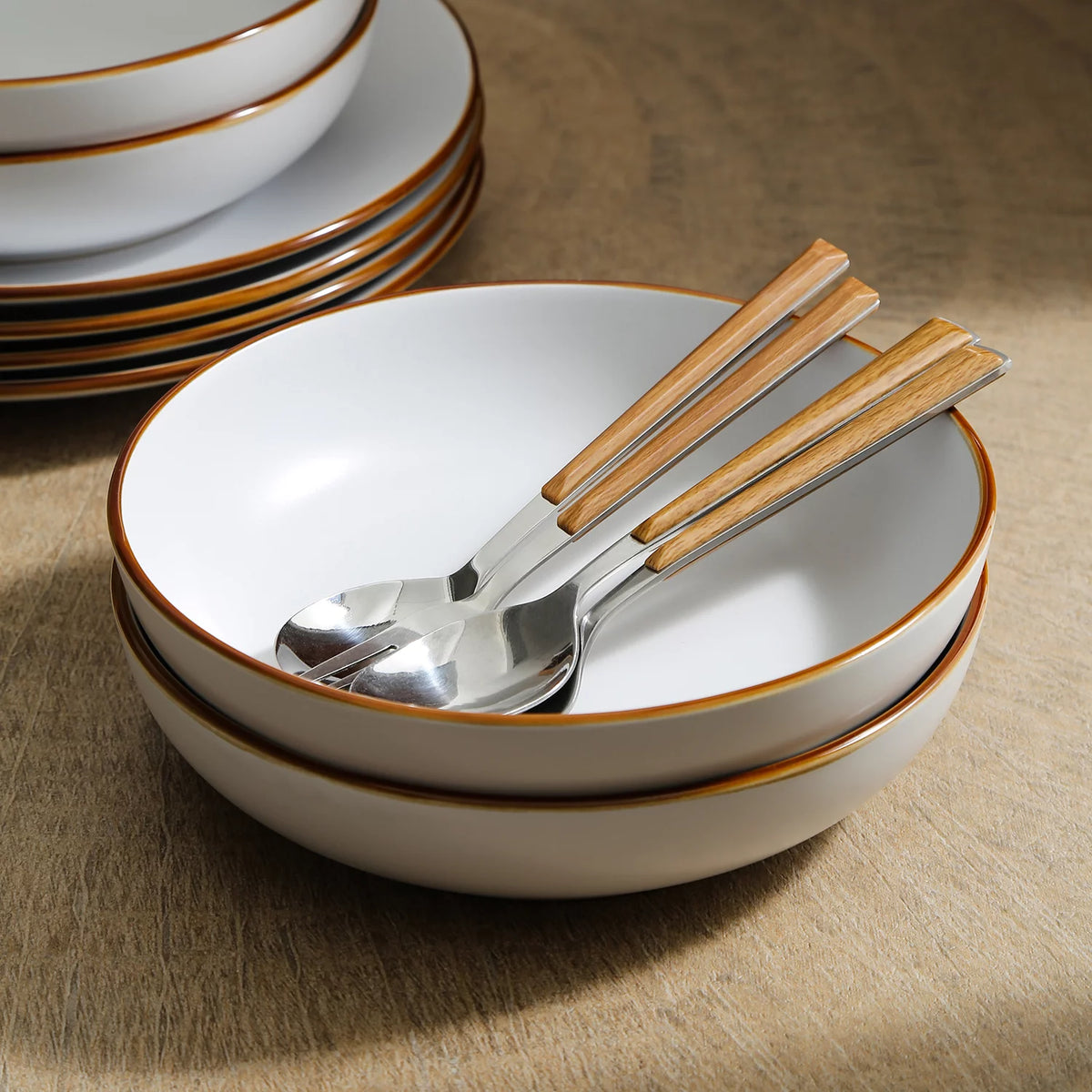 White 16-Piece Stoneware Dinnerware Set E1948