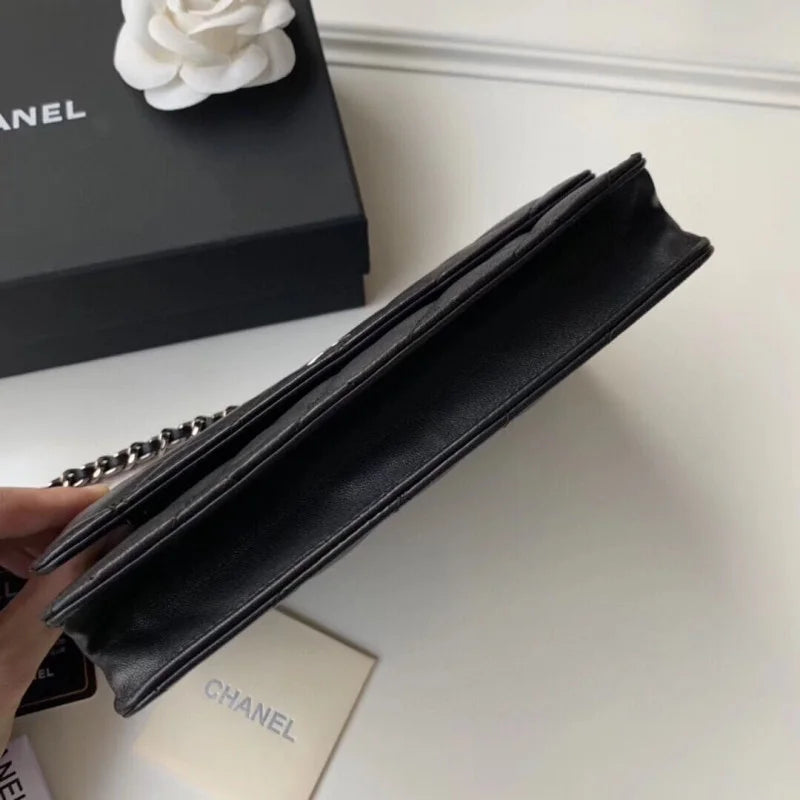 Lambskin Wallet On Chain W412332